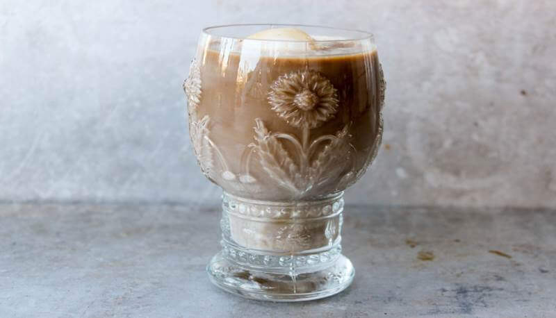 Oatmeal Stout Float drink